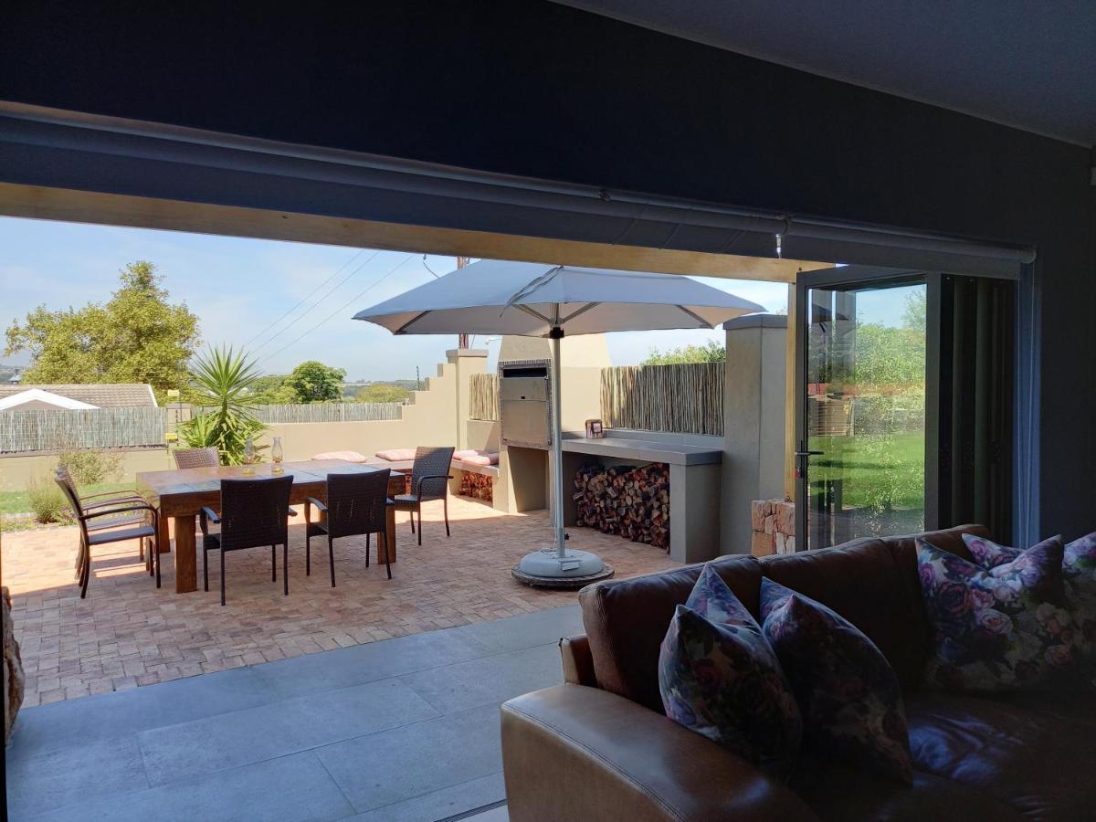 Modern Spacious Home In Heart Of Cape Winelands Somerset West Exterior foto