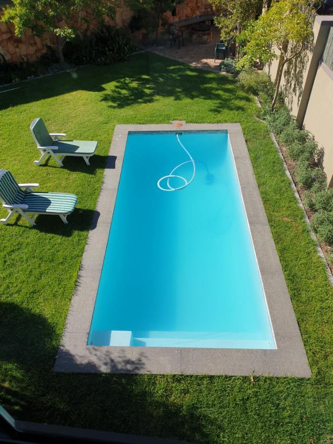 Modern Spacious Home In Heart Of Cape Winelands Somerset West Exterior foto